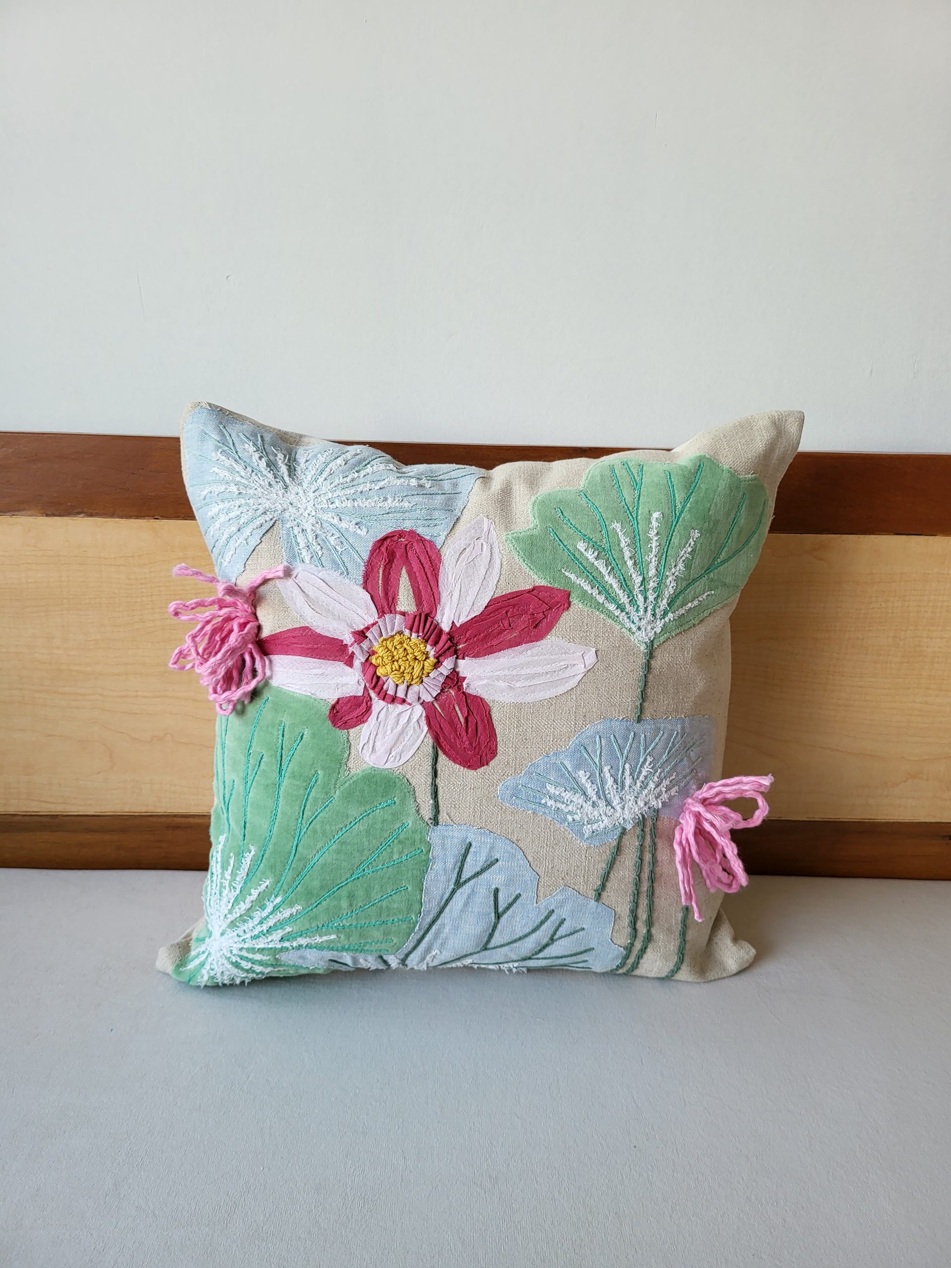 Dandelion Premium Embriodery Tufted Cushion (18"x18") 1 Dandelion Premium Embriodery Tufted Cushion (18"x18")