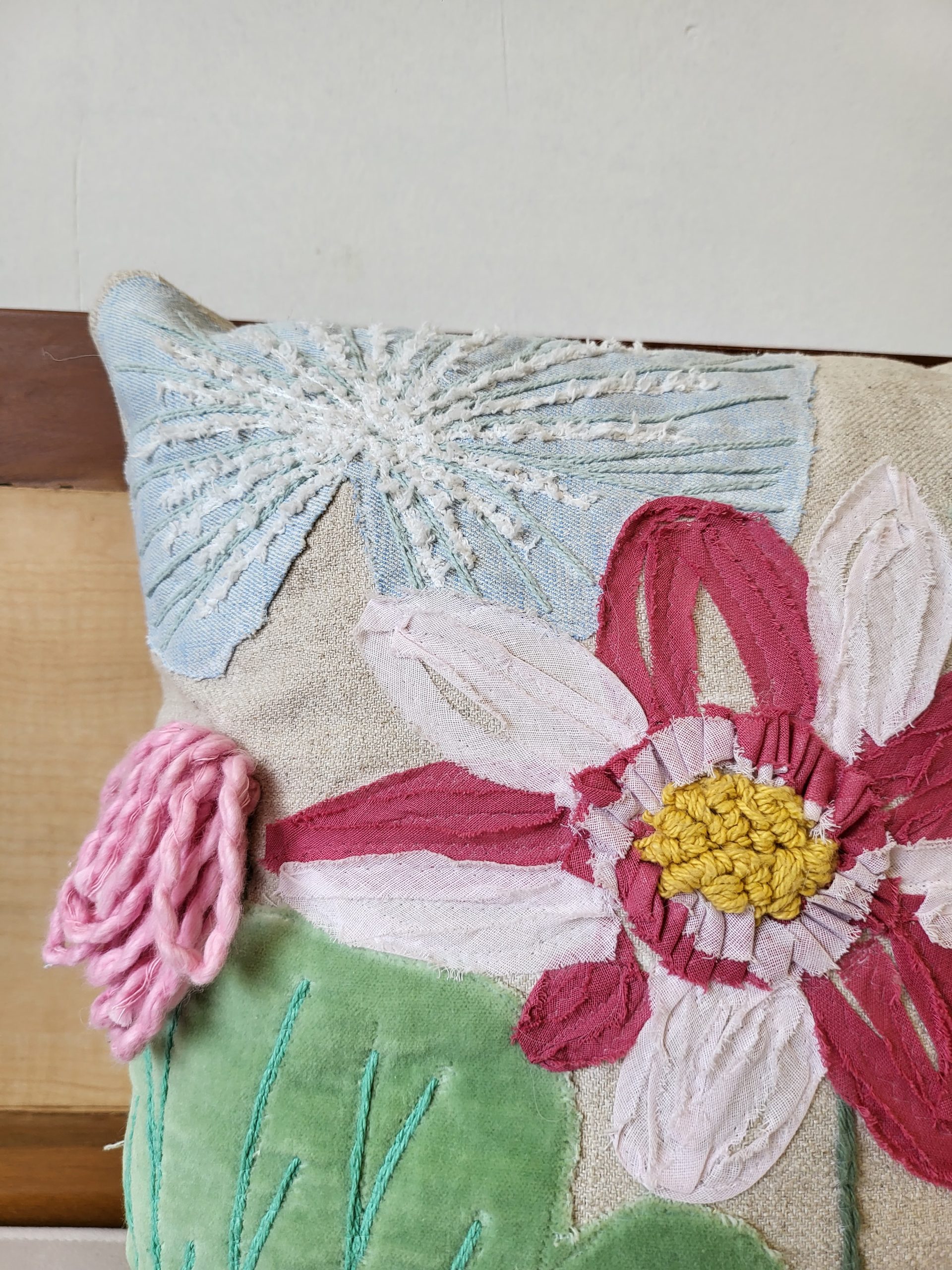 Dandelion Premium Embriodery Tufted Cushion (18"x18") 3 Dandelion Premium Embriodery Tufted Cushion (18"x18") - Image 3