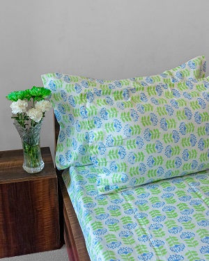 Set Of 4 Green And Blue Flower Cotton Bedsheet And Quilt Cover 3 Set Of 4 Green And Blue Flower Cotton Bedsheet And Quilt Cover - Image 3