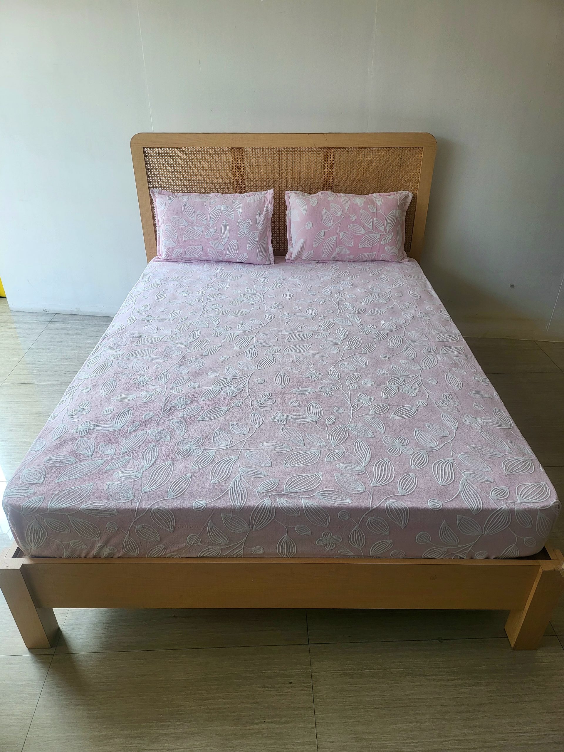 Pink Leaves Velvet Fitted/Elastic Bedsheet 1 Pink Leaves Velvet Fitted/Elastic Bedsheet
