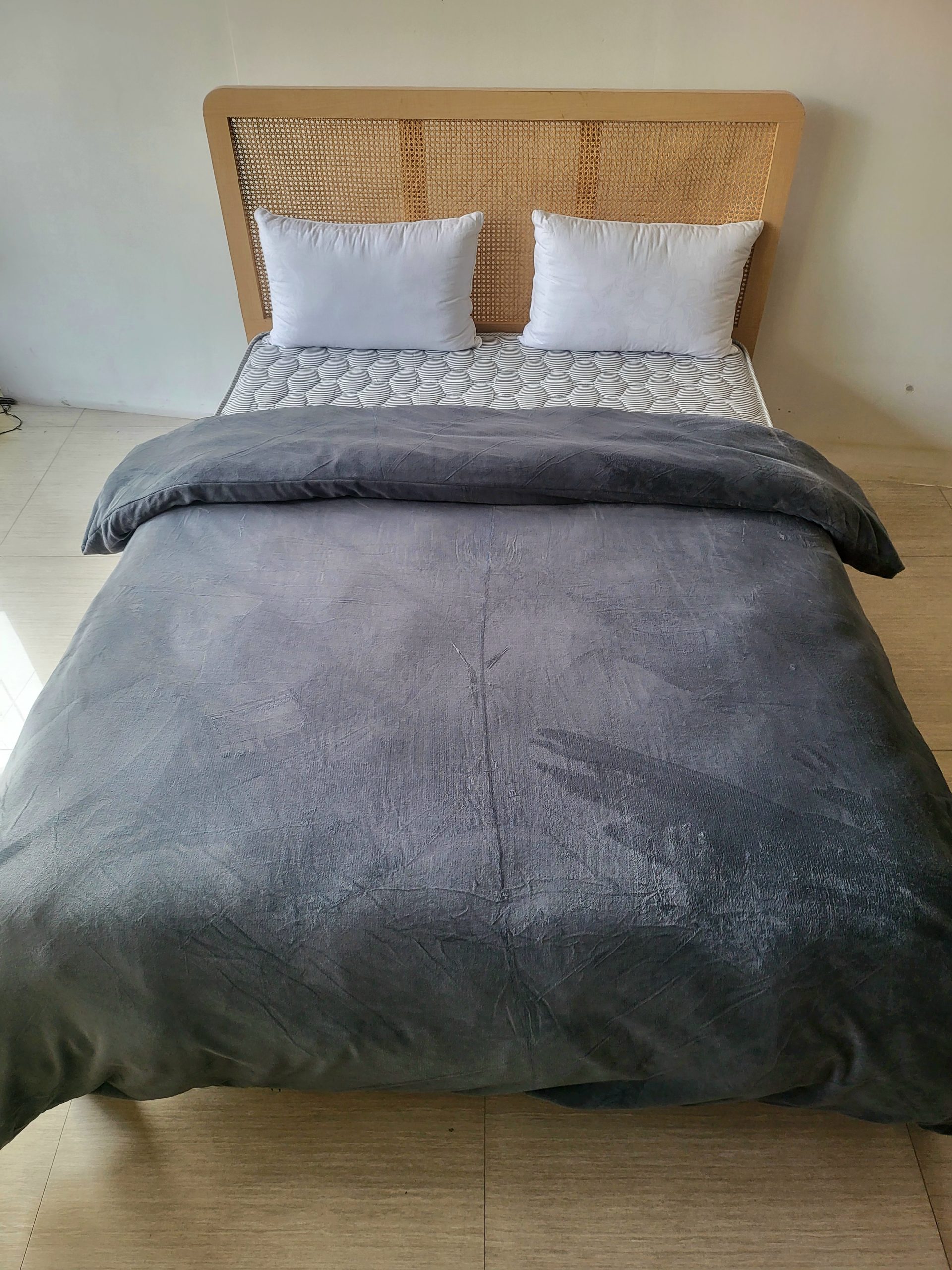 Grey Velvet Quilt/Blanket Cover Only 3 Grey Velvet Quilt/Blanket Cover Only - Image 3