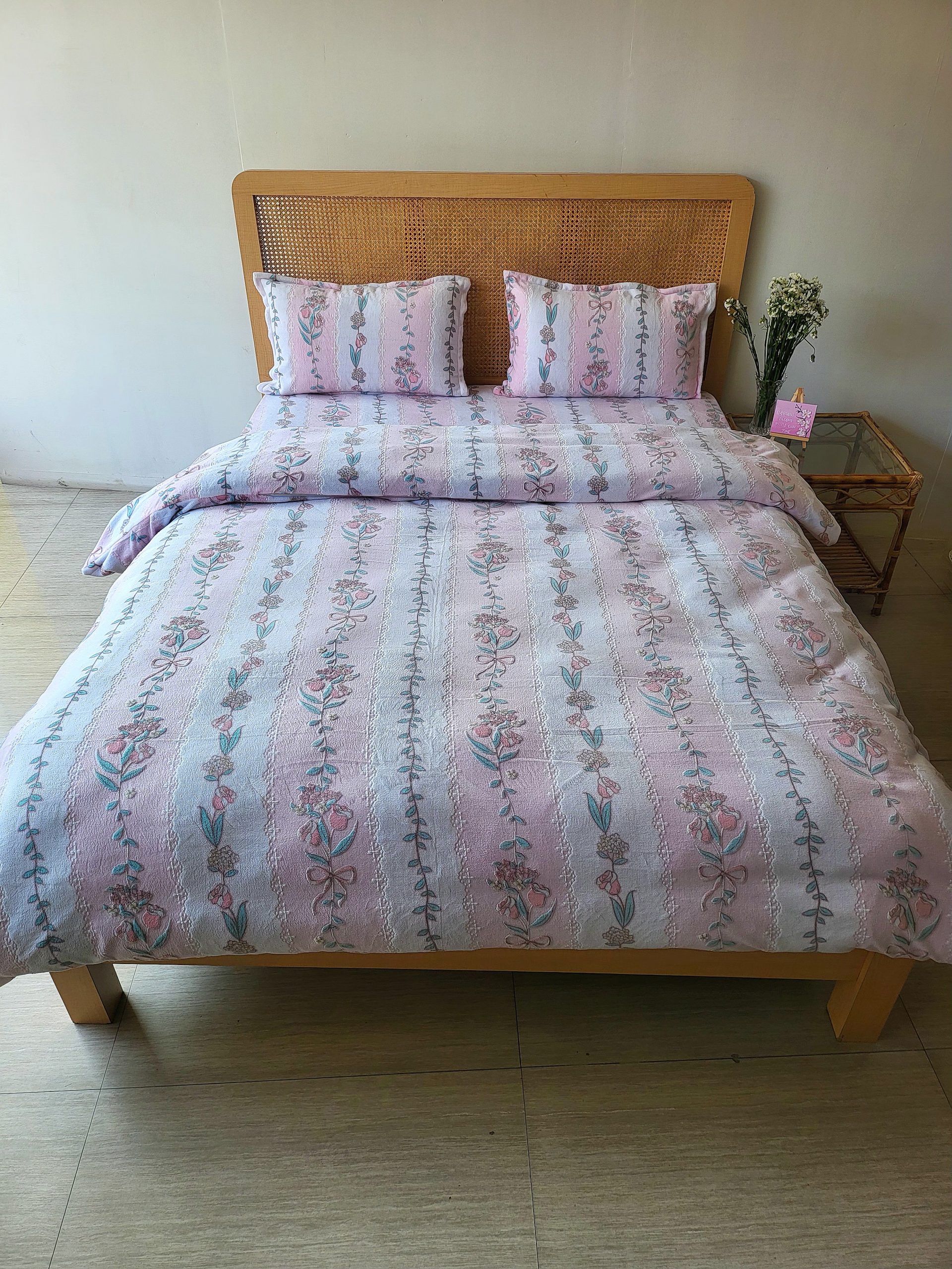 Set Of 4 Printed String Flower Queen Size Bedsheet And Quilt Cover 1 Set Of 4 Printed String Flower Queen Size Bedsheet And Quilt Cover