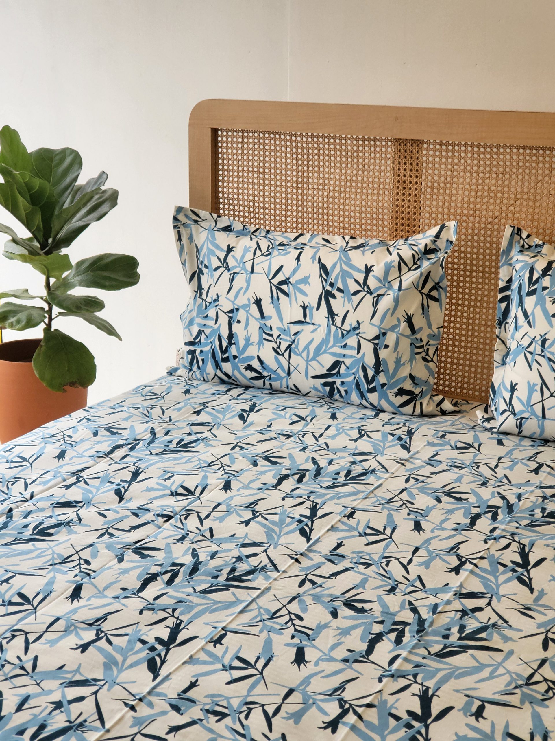 Blue Leaves Printed Cotton Bedsheet With Bag 4 Blue Leaves Printed Cotton Bedsheet With Bag - Image 4
