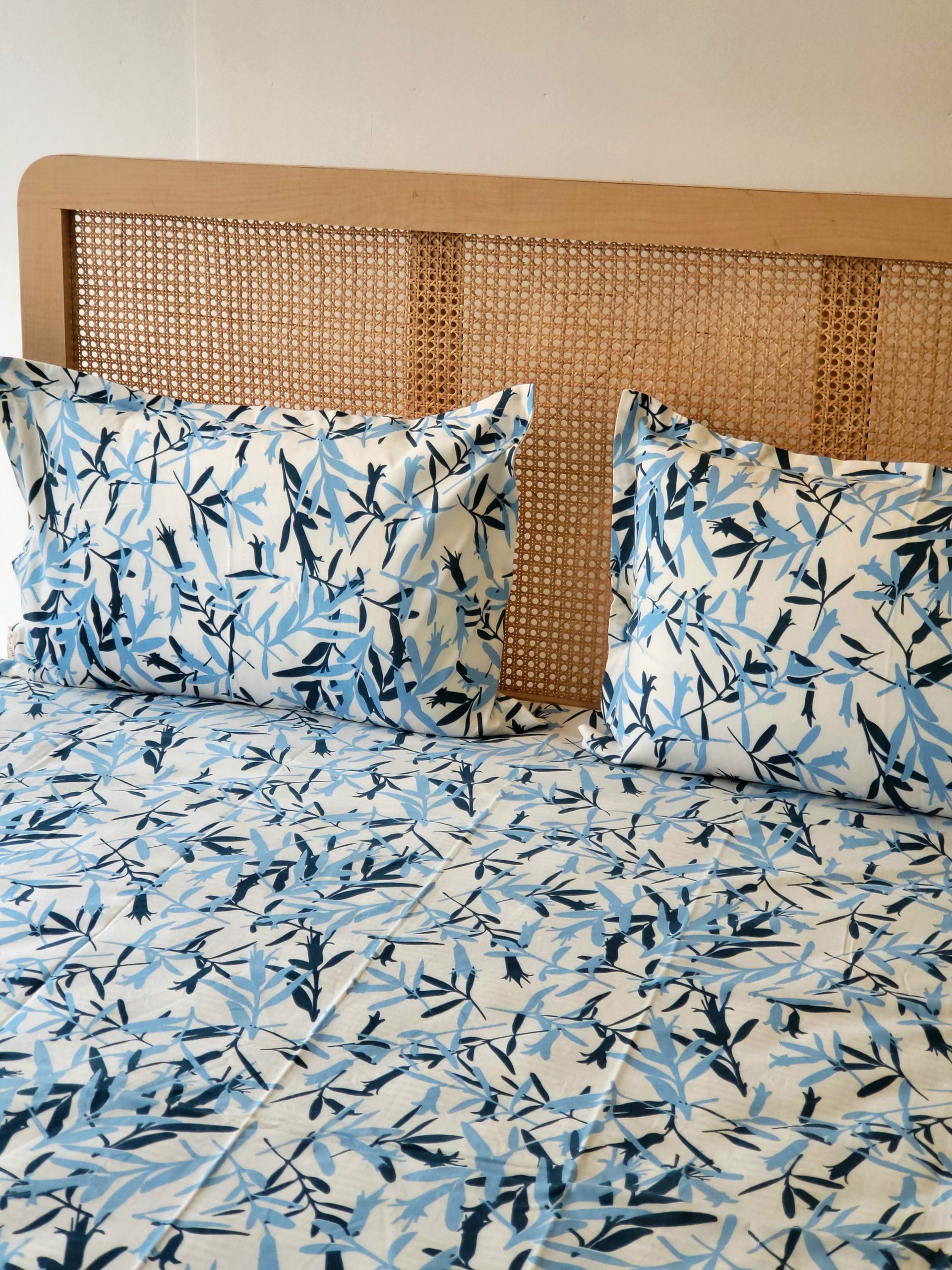 Blue Leaves Printed Cotton Bedsheet With Bag 5 Blue Leaves Printed Cotton Bedsheet With Bag - Image 5