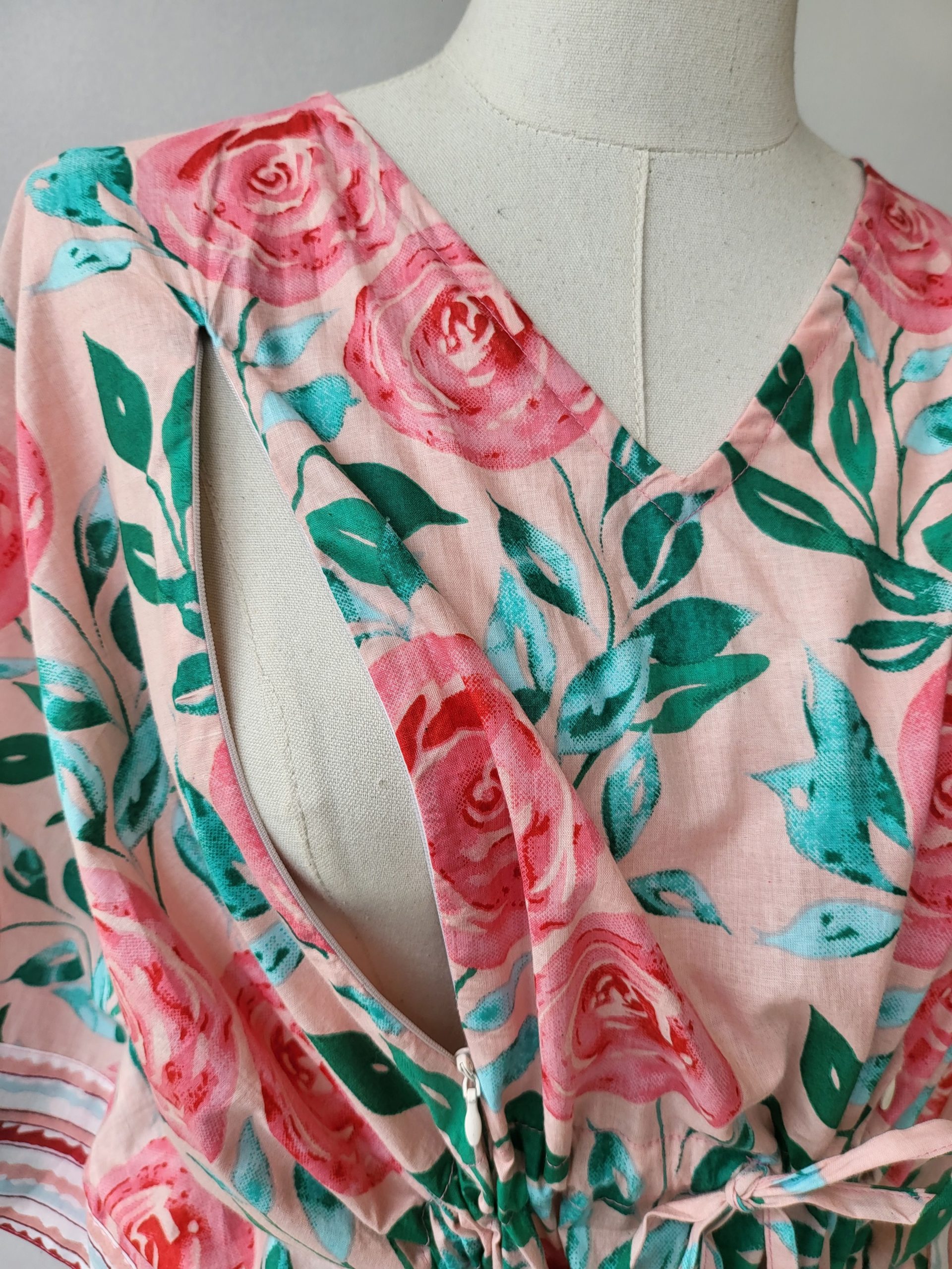Big Pink Flower V Neck Cotton Zipper Kaftan 3 Big Pink Flower V Neck Cotton Zipper Kaftan - Image 3