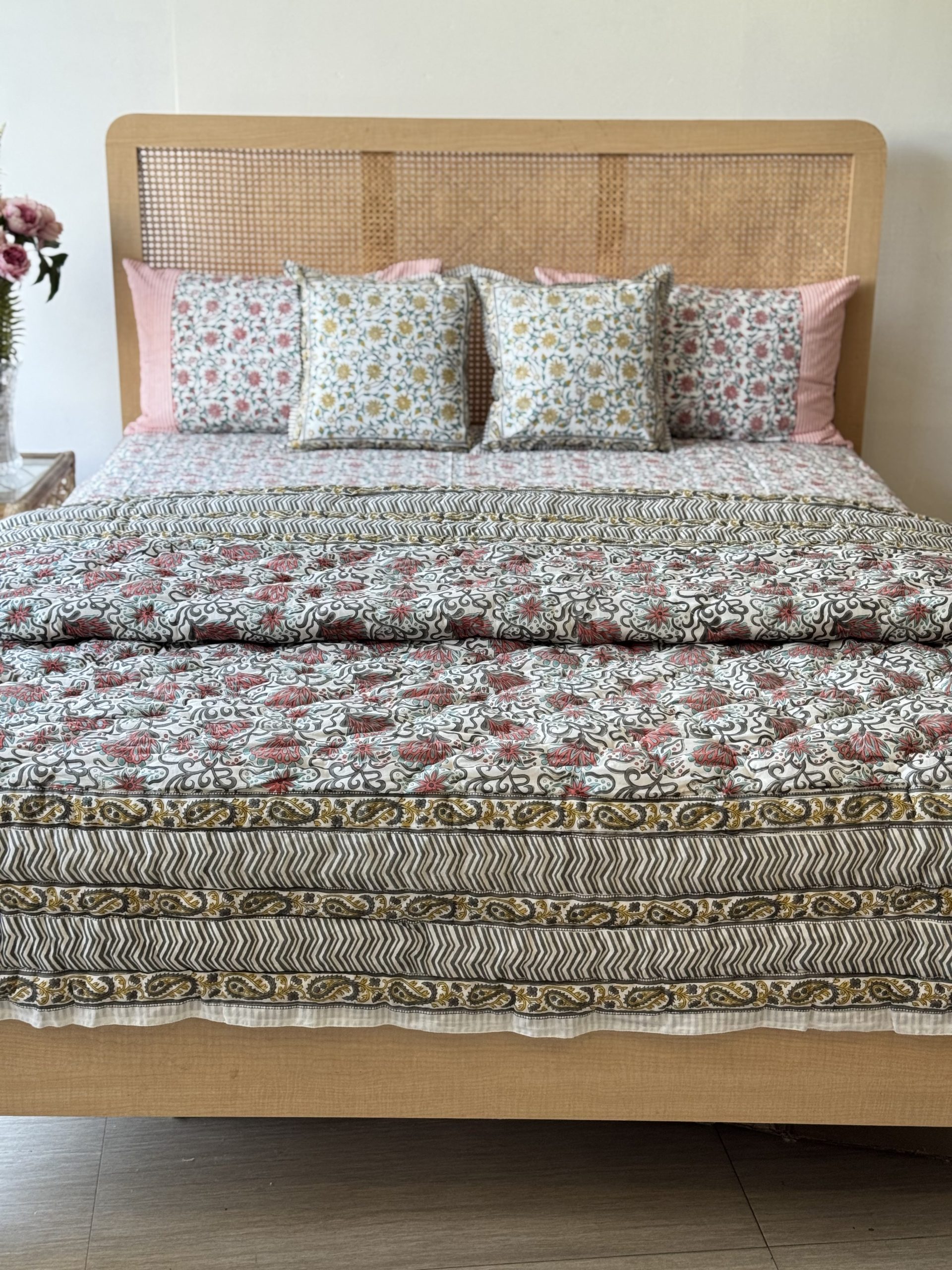 Set Of 6 Mughal Print Cotton Bedsheet, Blanket And 2 Cushion Covers 4 Set Of 6 Mughal Print Cotton Bedsheet, Blanket And 2 Cushion Covers - Image 4