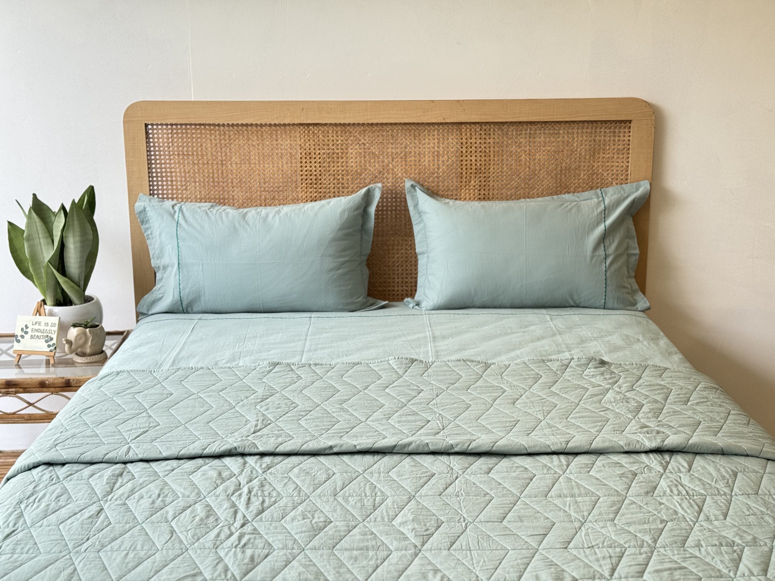 Set Of 4 Agave Green Solid Embroidery Bedsheet And Cotton Comforter 4 Set Of 4 Agave Green Solid Embroidery Bedsheet And Cotton Comforter - Image 4