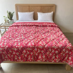 Pink Floral Premium Velvet Fiber Quilt (84 x 100 inch)