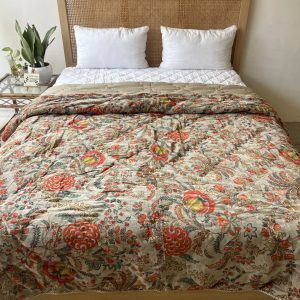 Grey Flower Premium Velvet Fiber Quilt (84 x 100 inch)